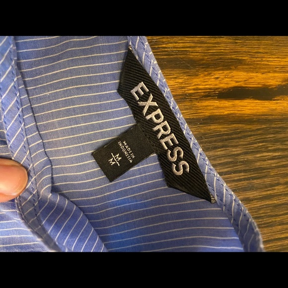 EXPRESS Cold-Shoulder Floral Embroidery Top - Picture 4 of 4